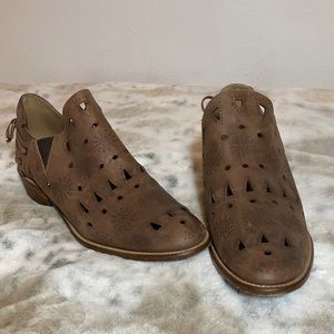 Muses and Cloud Ankle Boots size 11 women’s